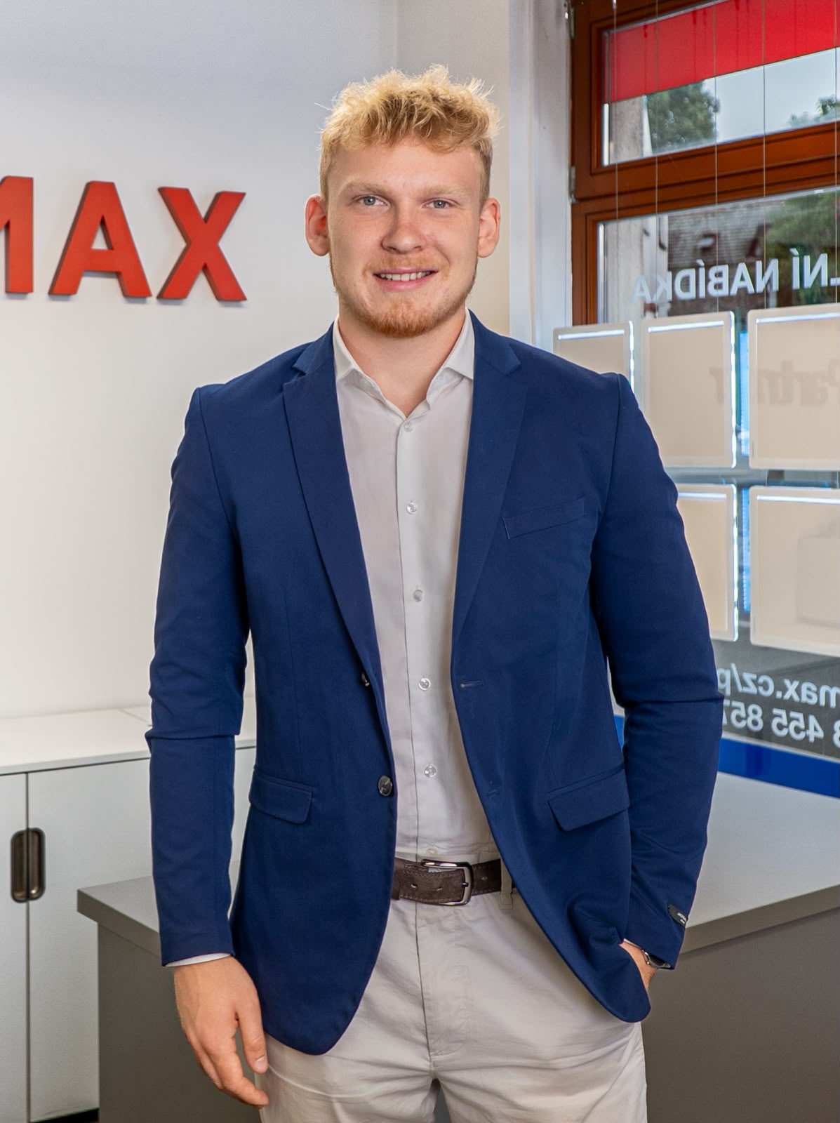 Filip Foldyna v kanceláři RE/MAX Partner